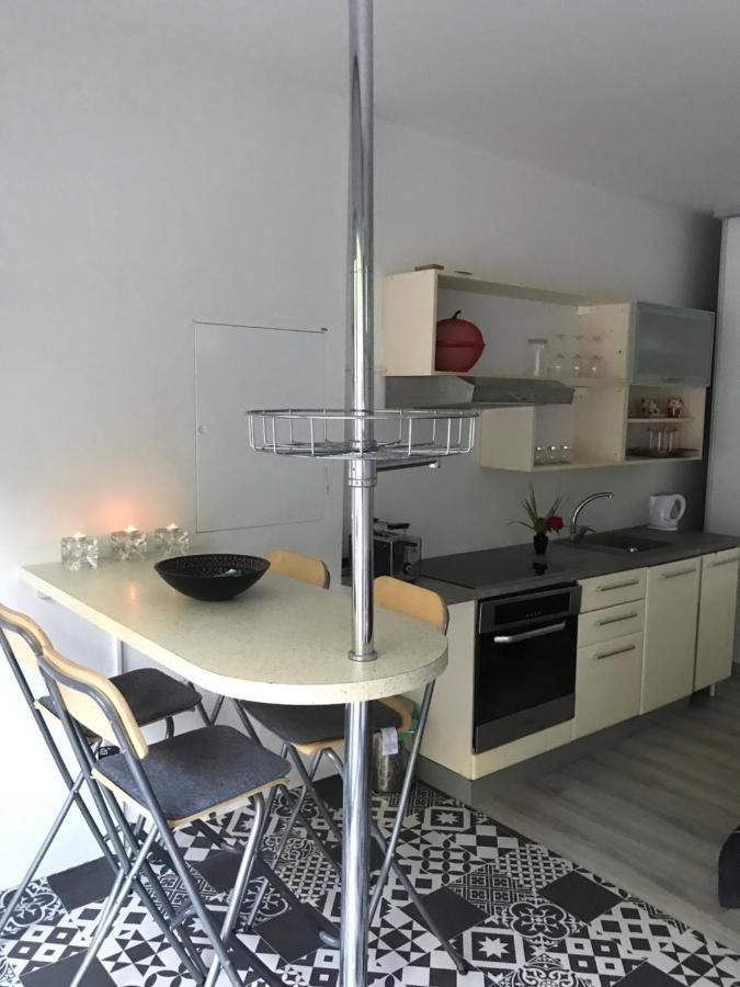 Ivi Apartment Svaty Jur Exterior photo