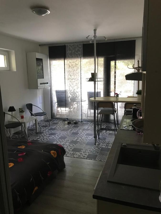 Ivi Apartment Svaty Jur Exterior photo