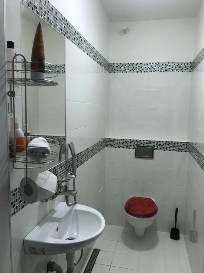Ivi Apartment Svaty Jur Exterior photo
